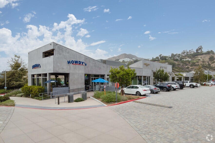 23401 Civic Center Way, Malibu, CA à vendre - Photo de l’immeuble – Image 2 sur 10
