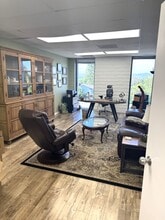 17337 Ventura Blvd, Encino, CA à louer Photo intérieure– Image 2 sur 3
