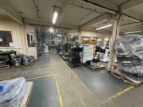 Whieldon Rd, Stoke On Trent à louer Photo intérieure– Image 2 sur 8