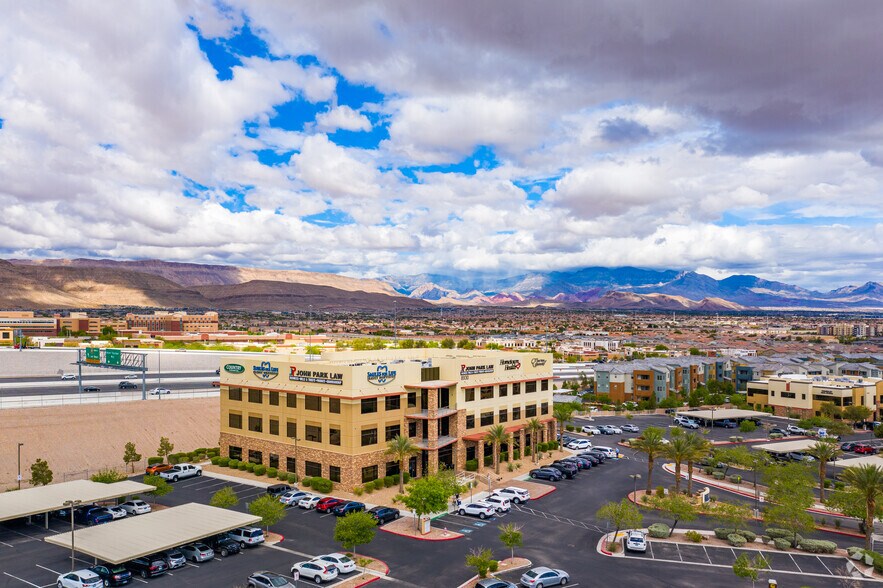 8930 W Sunset Rd, Las Vegas, NV à louer - Photo de l’immeuble – Image 2 sur 5
