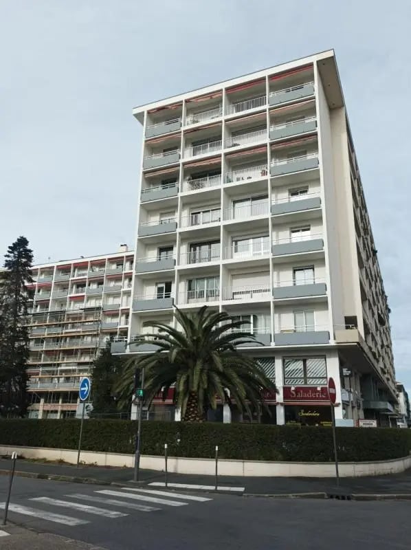 Local commercial dans Bayonne à louer Photo de l’immeuble– Image 1 sur 9