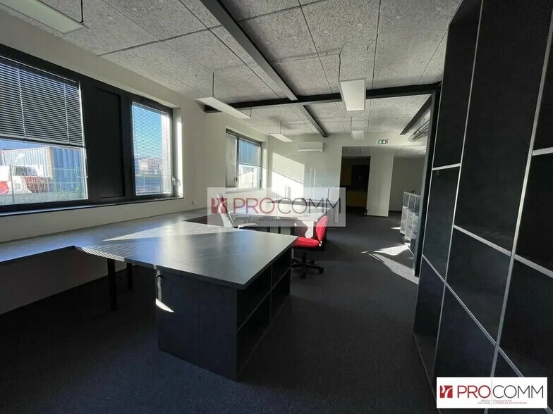 Bureau dans Chartres à vendre - Photo de l’immeuble – Image 1 sur 7