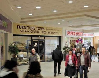 Plus de détails pour Burton Pl, Burton On Trent - Local commercial à louer