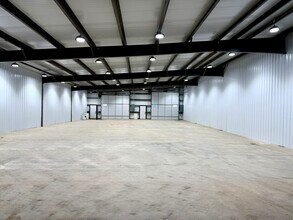 1709 E Hwy 20, Lawton, IA à louer Photo intérieure– Image 2 sur 4