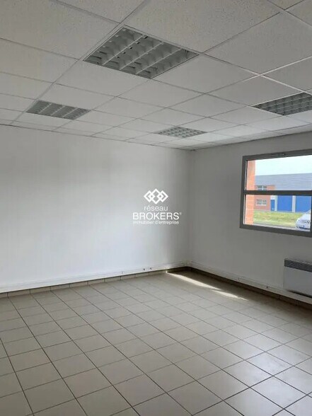 Industriel/Logistique dans Chambly à louer - Photo de l’immeuble – Image 3 sur 6