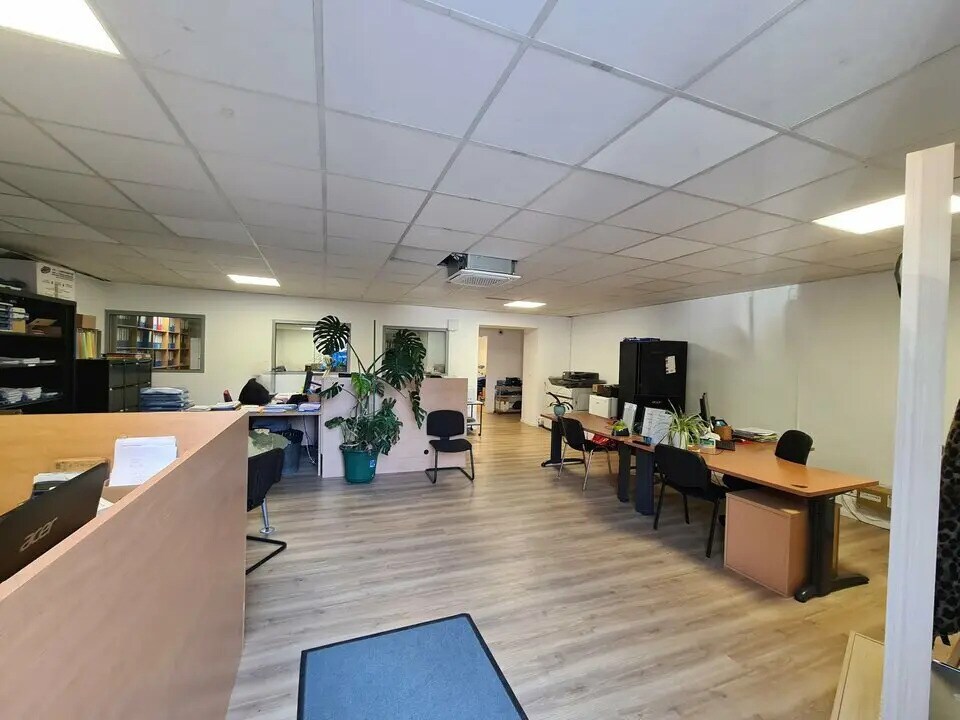 Bureau dans Cagnes-sur-Mer à louer Photo de l’immeuble– Image 1 sur 9