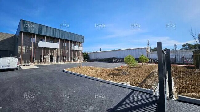 Plus de détails pour Bureau, Local d'activités à louer