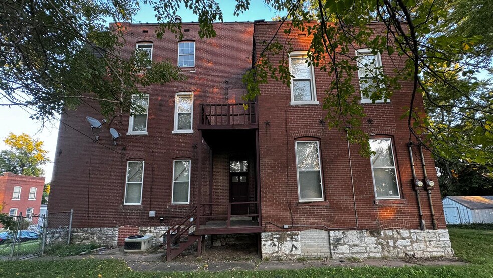 1048 Sells Ave, Saint Louis, MO à vendre - Photo de l’immeuble – Image 3 sur 5