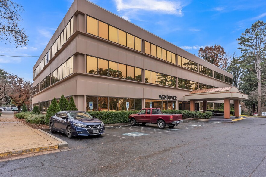 3541 Randolph Rd, Charlotte, NC à louer - Photo de l’immeuble – Image 1 sur 22