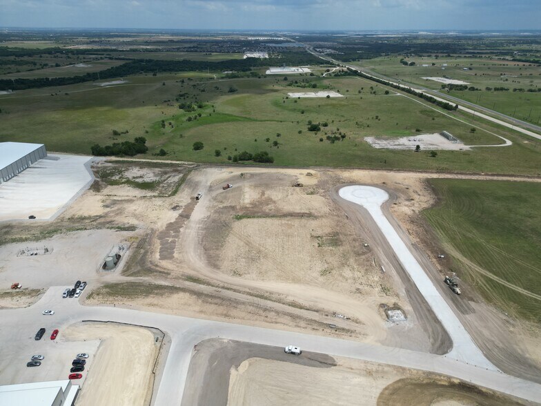 181 Lion Ct, Rhome, TX à vendre - Photo de l’immeuble – Image 3 sur 6