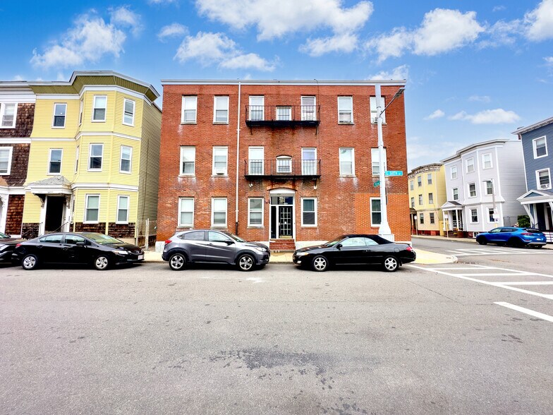 722 E 6th St, Boston, MA à vendre - Photo de l’immeuble – Image 2 sur 16