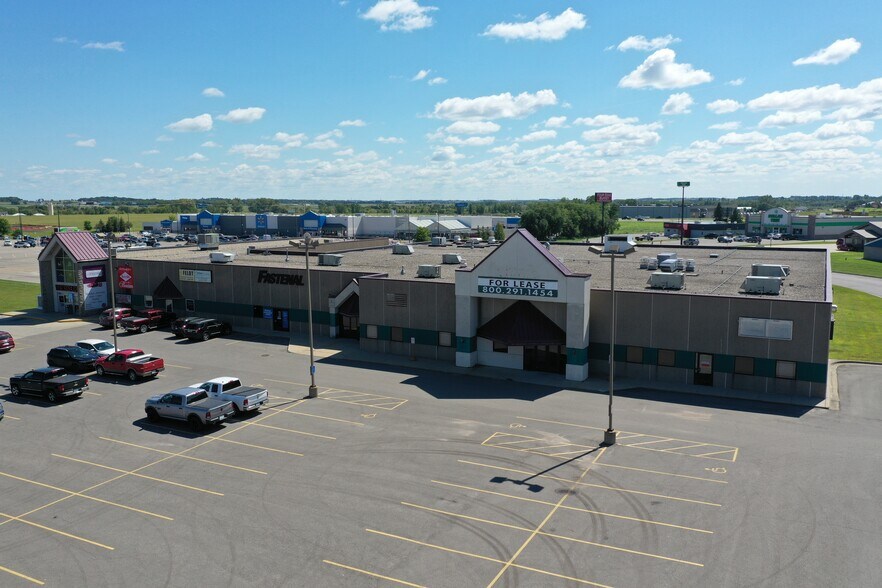 1225 Timberlane Dr, Sauk Centre, MN à vendre - Photo de l’immeuble – Image 3 sur 9