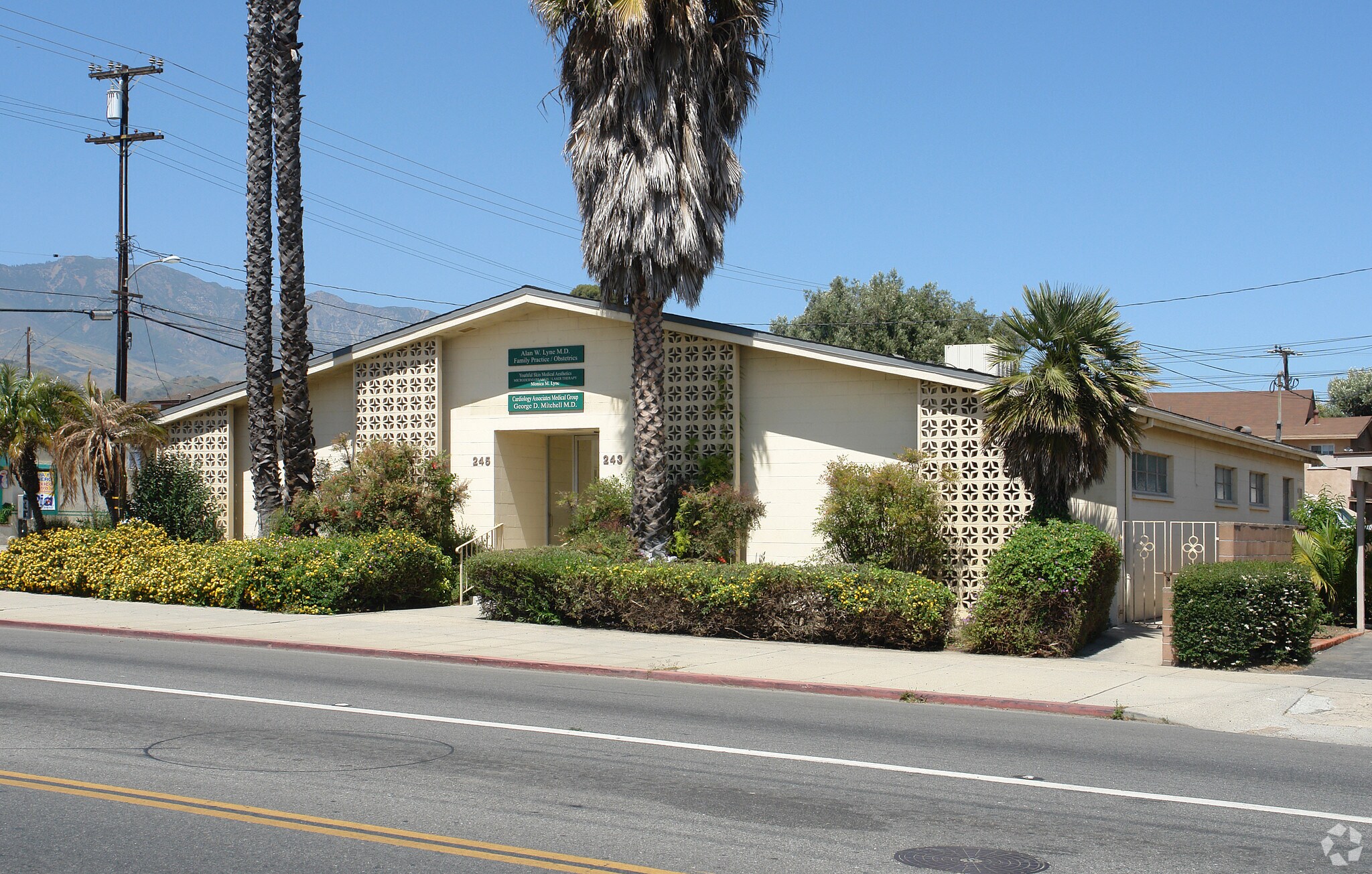243-245 N 10th St, Santa Paula, CA à louer Photo principale– Image 1 sur 3