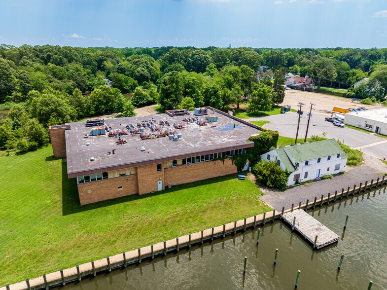 4800 Atwell Rd, Shady Side, MD à vendre - Photo de l’immeuble – Image 2 sur 19