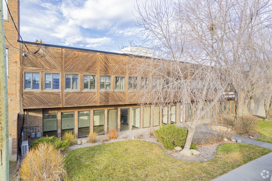 6009 1A St SW, Calgary, AB à vendre - Photo principale – Image 1 sur 2