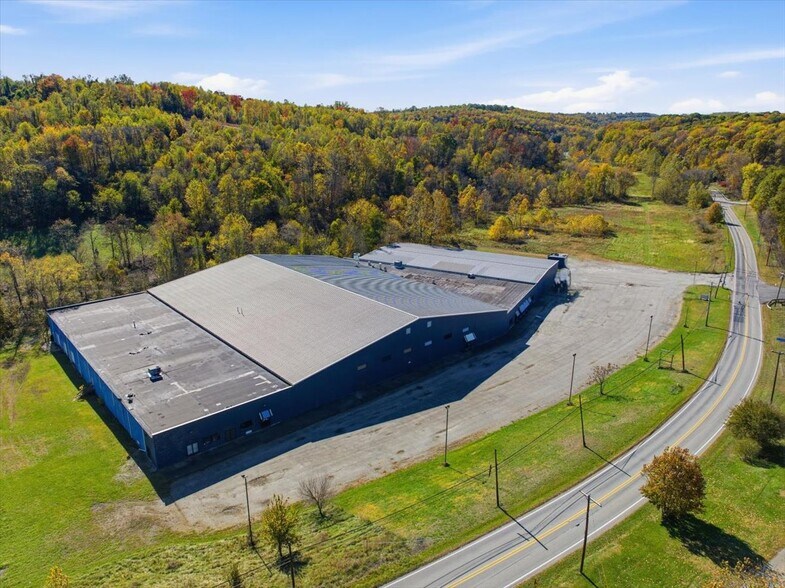 5001 W Crawford Ave, Connellsville, PA à vendre - Photo de l’immeuble – Image 2 sur 30