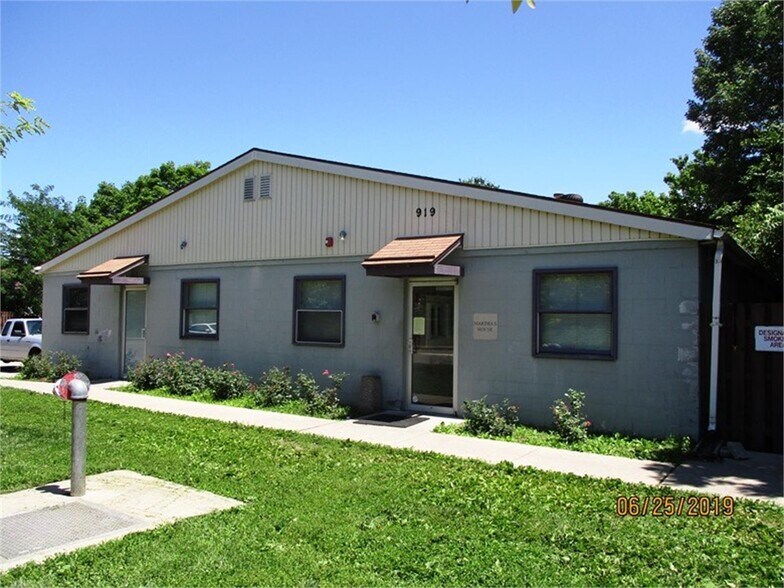 919 S Rogers St, Bloomington, IN à vendre - Photo de l’immeuble – Image 2 sur 4