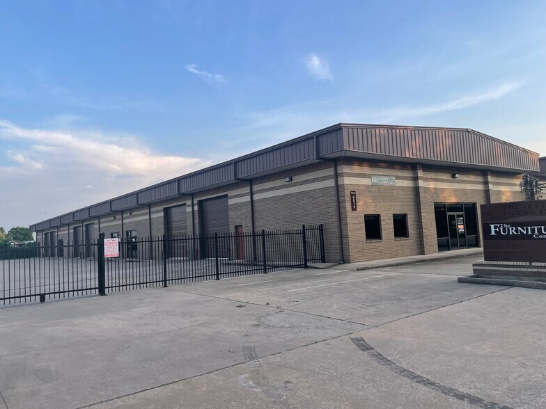 6819 Theall Rd, Houston, TX à vendre - Photo de l’immeuble – Image 3 sur 5