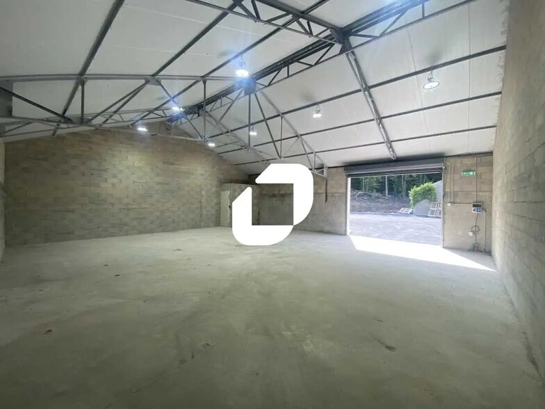 Bureau dans Montagny-en-Vexin à louer - Photo de l’immeuble – Image 3 sur 9