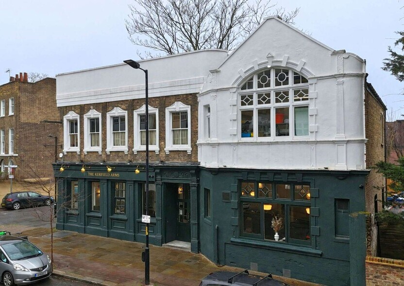 16 Grove Ln, Londres à vendre - Photo de l’immeuble – Image 2 sur 2