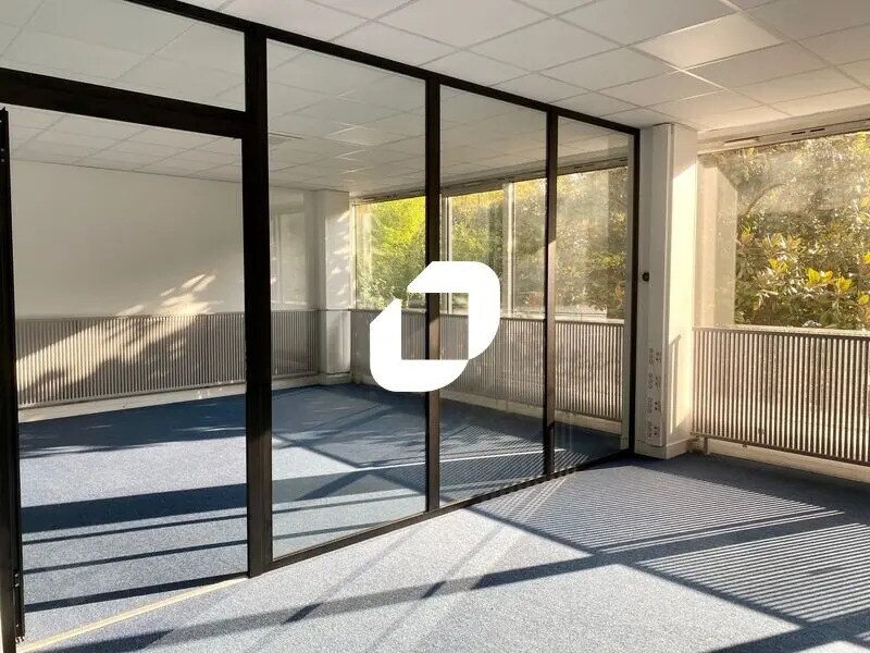 Bureau dans Suresnes à vendre Photo intérieure– Image 1 sur 10