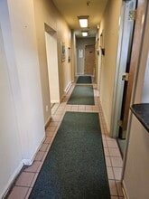 20222 45th Ave, Bayside, NY à louer Photo intérieure– Image 2 sur 5