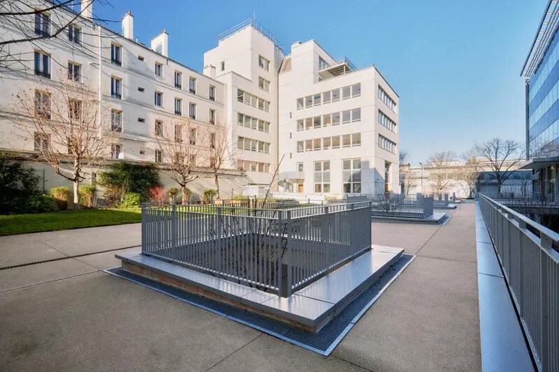 Bureau dans Saint-Denis à vendre - Photo de l’immeuble – Image 3 sur 16