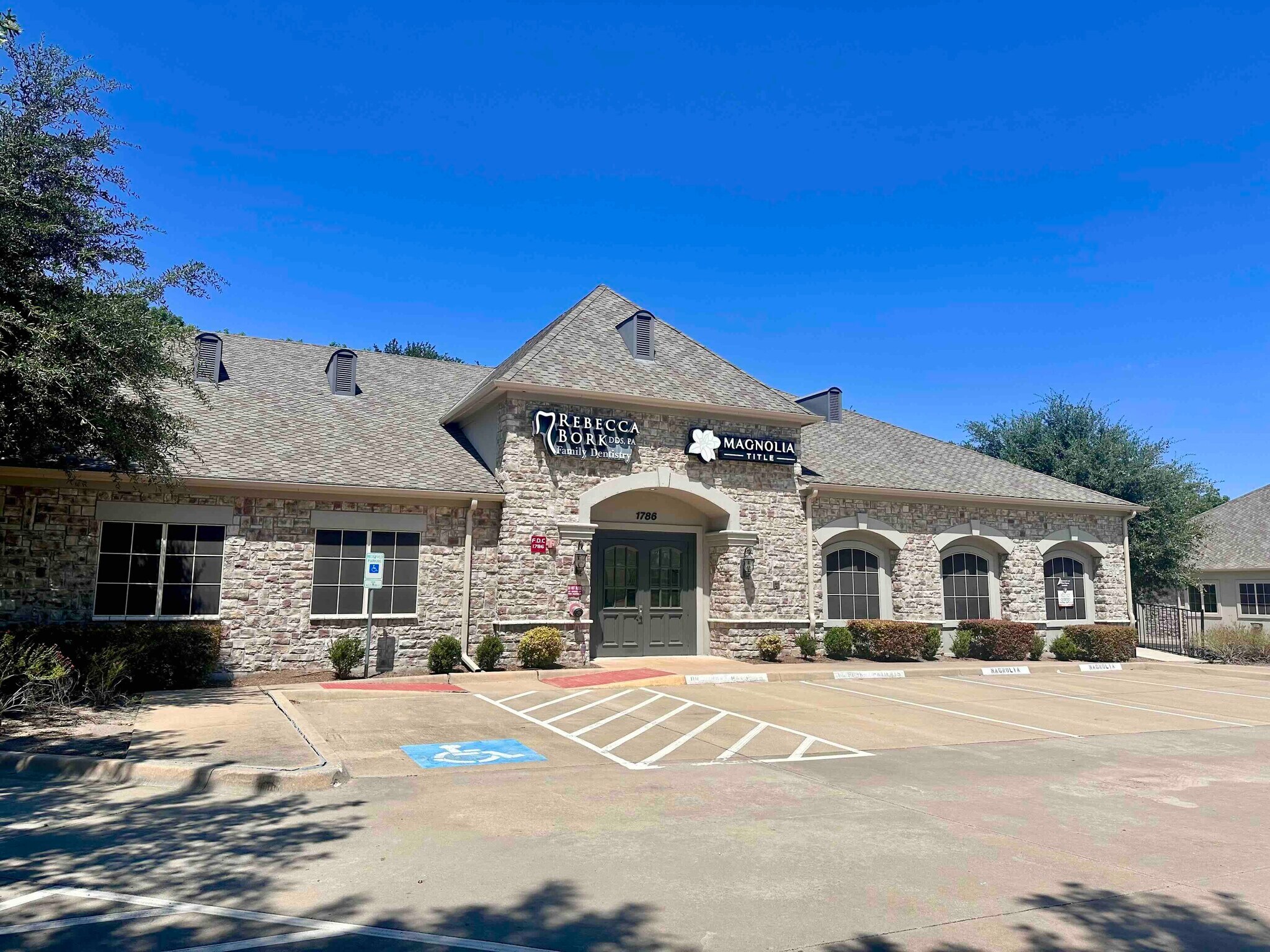 1786 W McDermott Dr, Allen, TX à louer Photo de l’immeuble– Image 1 sur 7