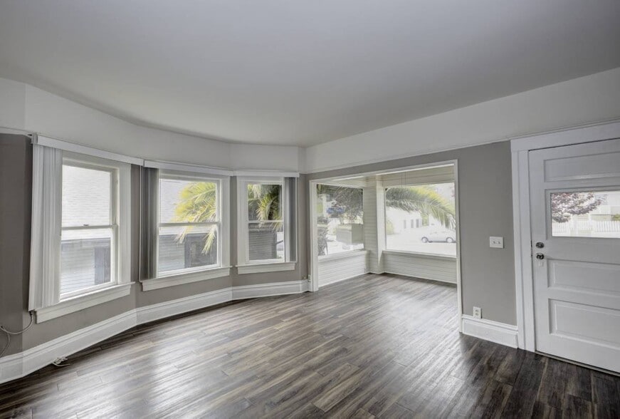 1234-1236 E Main St, Ventura, CA à louer - Photo de l’immeuble – Image 2 sur 6