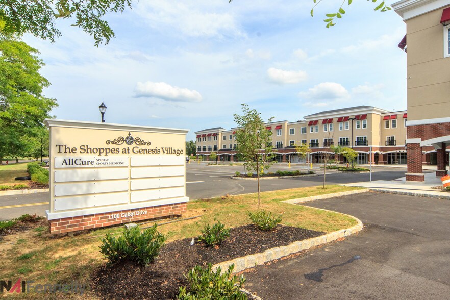 100 Cabot Dr, Hamilton, NJ à louer - Photo de l’immeuble – Image 3 sur 8