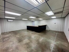 109 Adams St SE, Cascade, IA à louer Photo intérieure– Image 2 sur 9