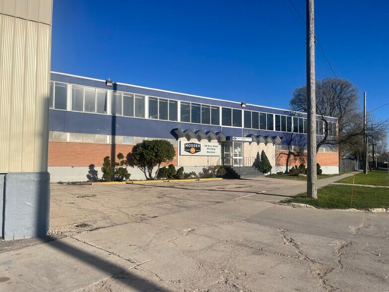 15 Bury St, Winnipeg, MB à louer - Photo de l’immeuble – Image 1 sur 1