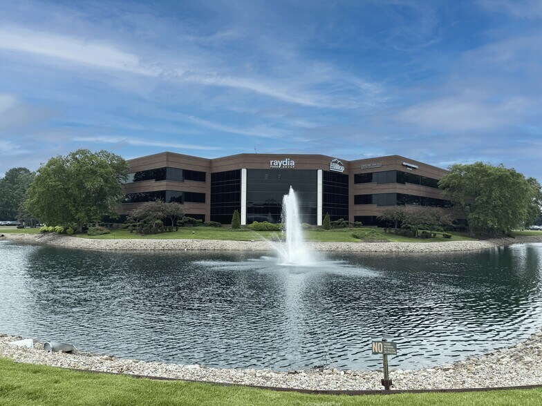 4100 Edison Lakes Pky, Mishawaka, IN à vendre - Photo de l’immeuble – Image 2 sur 14