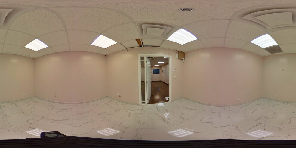 2500 W 84th St, Hialeah, FL à louer - Photo de l’immeuble – Image 3 sur 8