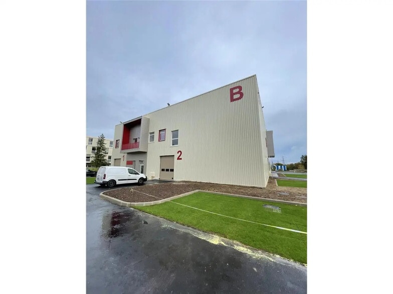 16 Rue Ampère, Pontoise à louer - Photo de l’immeuble – Image 3 sur 8