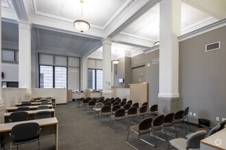 276-288 Rue Saint-Jacques, Montréal, QC à louer Photo intérieure– Image 1 sur 2