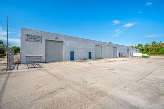 Plus de détails pour 2968 Ravenswood Rd, Fort Lauderdale, FL - Industriel/Logistique à louer