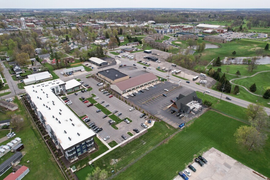 1202 W Maumee St, Angola, IN à louer - Photo de l’immeuble – Image 2 sur 4