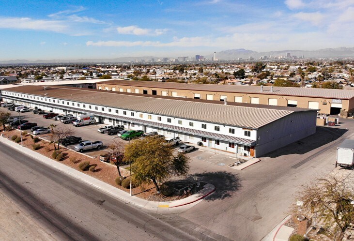 2255 Marion Dr, Las Vegas, NV à louer - Photo de l’immeuble – Image 1 sur 2