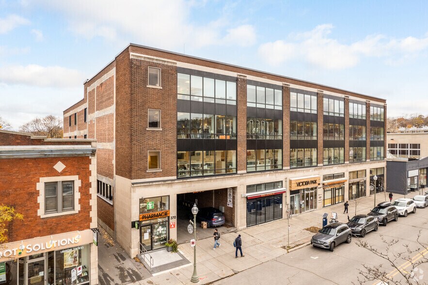 370-382 Av Victoria, Westmount, QC à louer - Photo de l’immeuble – Image 2 sur 5