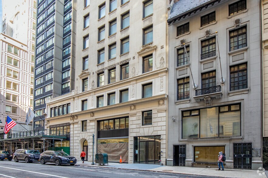 9 E 40th St, New York, NY à louer - Photo de l’immeuble – Image 3 sur 4