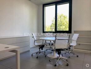 Bureau dans Las Rozas de Madrid, Madrid à louer Photo intérieure– Image 1 sur 8