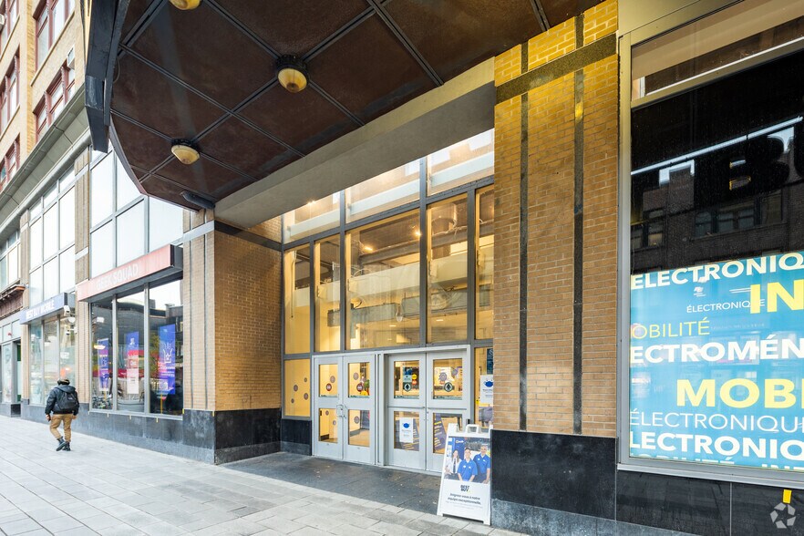 450-474 Rue Sainte-Catherine O, Montréal, QC à louer - Photo de l’immeuble – Image 3 sur 7