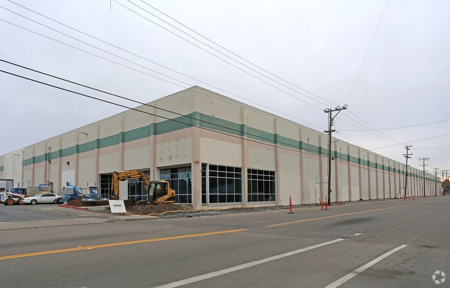 22290 Hathaway Ave, Hayward, CA à louer - Photo de l’immeuble – Image 3 sur 4