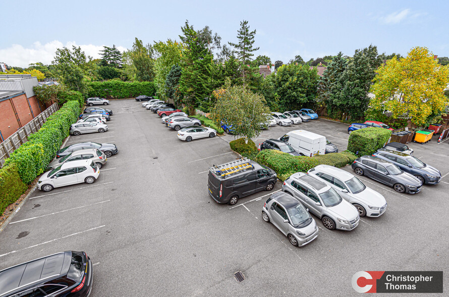 Marsham Way, Gerrards Cross à louer - Photo de l’immeuble – Image 3 sur 3