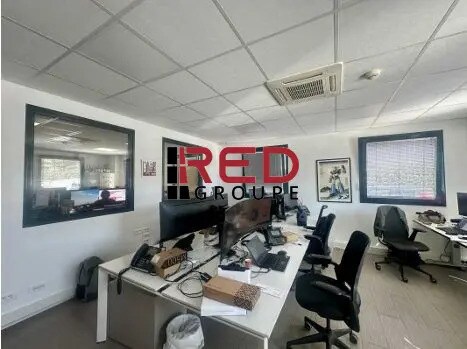 Industriel/Logistique dans Châteauneuf-le-Rouge à louer Photo de l’immeuble– Image 1 sur 6