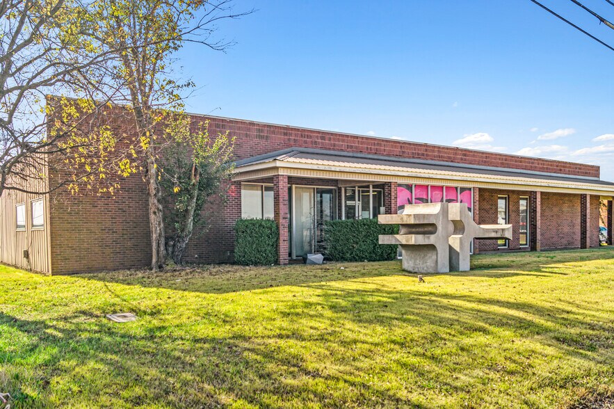 5115 E Highland Dr, Jonesboro, AR à vendre - Photo de l’immeuble – Image 3 sur 21