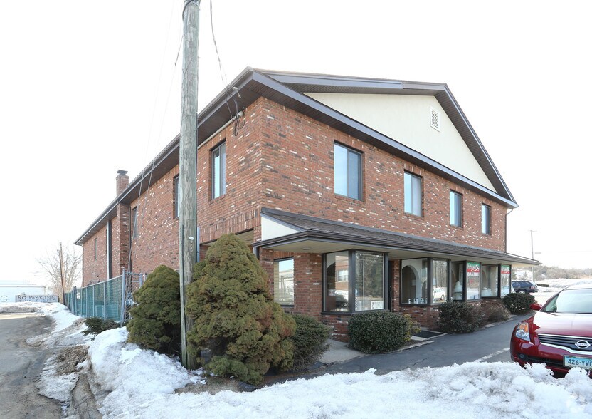 660-670 Newfield St, Middletown, CT à louer - Photo de l’immeuble – Image 3 sur 5