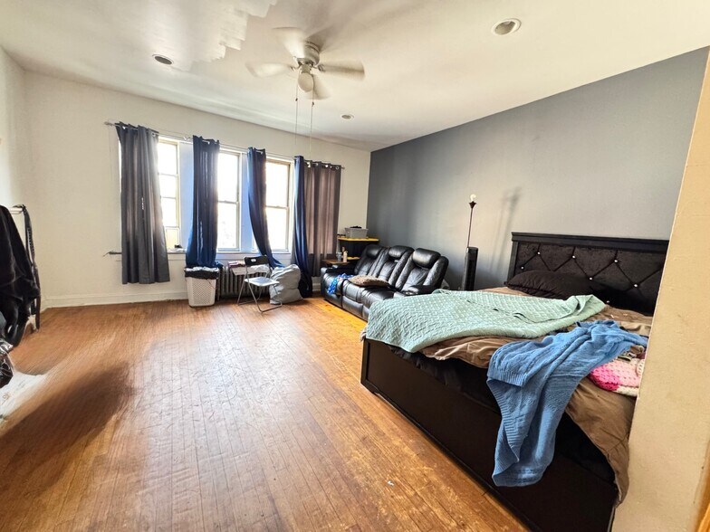 6800 S Paxton Ave, Chicago, IL à vendre - Photo de l’immeuble – Image 3 sur 8