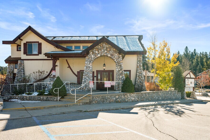 42718 Moonridge Rd, Big Bear Lake, CA à vendre - Photo de l’immeuble – Image 2 sur 35